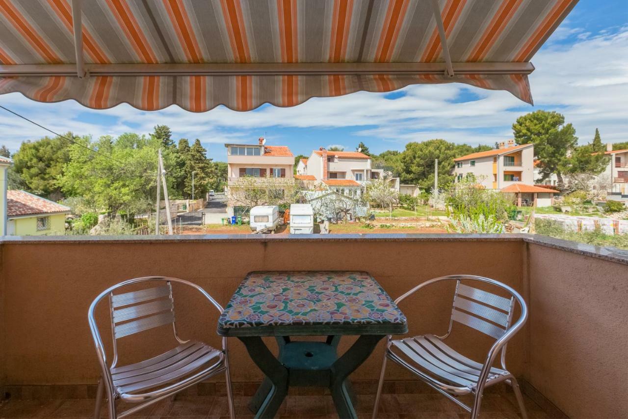 Vila Milla Premantura Kültér fotó