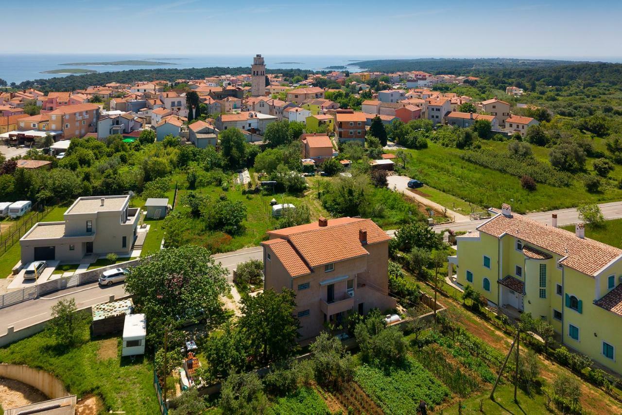Vila Milla Premantura Kültér fotó