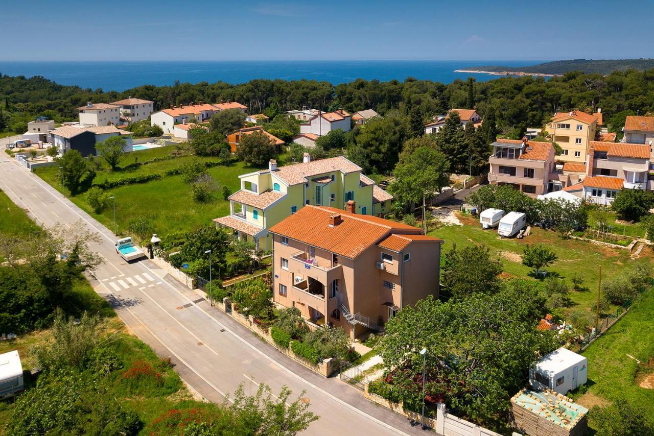Vila Milla Premantura Kültér fotó